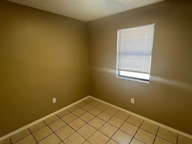 307 Harris Cir — Photo 10