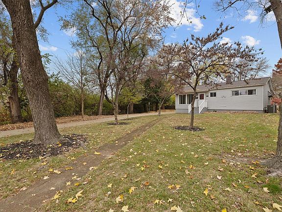 2nd image of 7131 Sutherland Ave