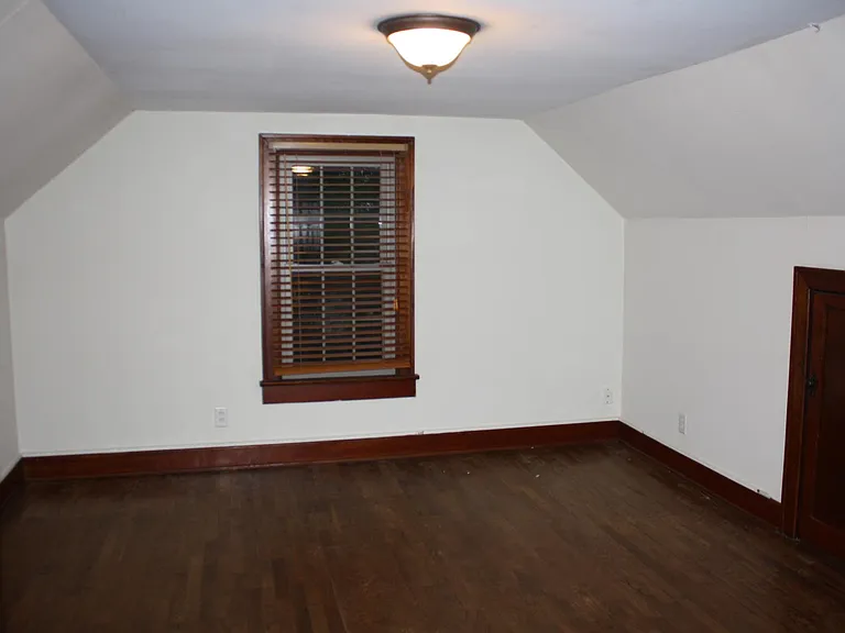 708 N Washington St — Photo 11