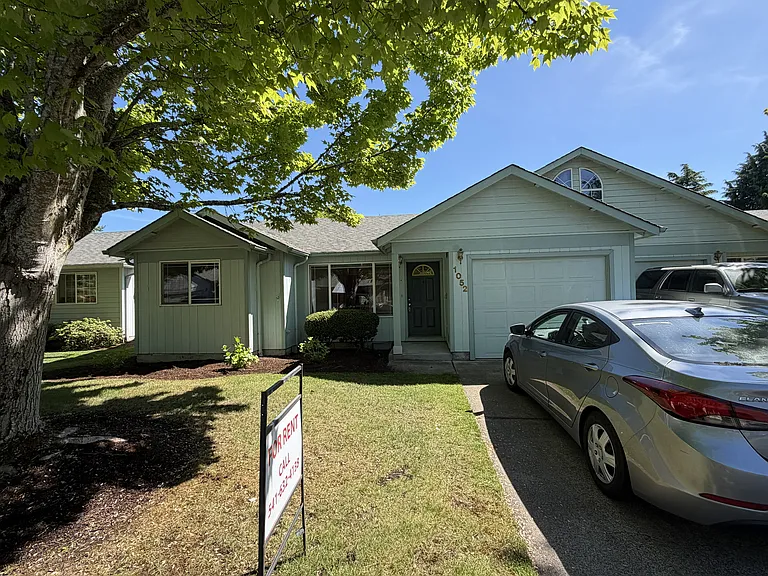 1052 Colony Pond Dr — Photo 1
