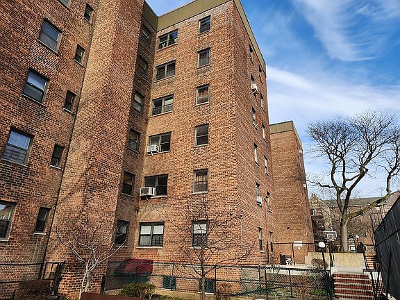 4th image of 34-11 93rd St APT 3C
