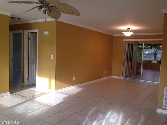 5th image of 460 E Valley Dr