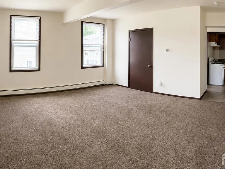 307 Rock Ave #2 — Photo 2
