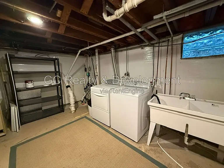 255 Crest Rd — Photo 31