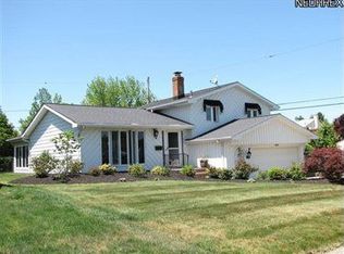 1160 Giesse Dr, Mayfield Heights, OH 44124