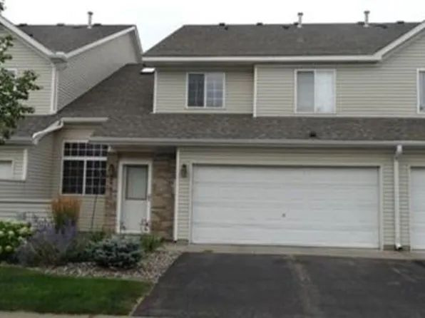 8920 Spring Ln, Woodbury, MN 55125