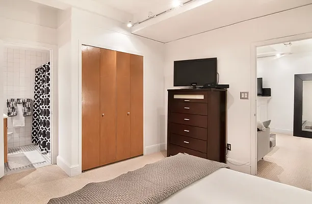 Rented by WAM Partners - William Moses Co. | media 21