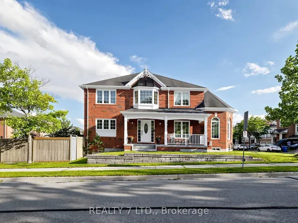 330 Cheryl Mews Blvd, Newmarket, ON L3X 3J6