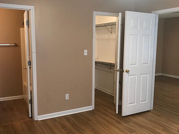 Master br, walk in closet, bathroom