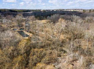 S48W30544 Old Village Rd, Waukesha, WI 53189