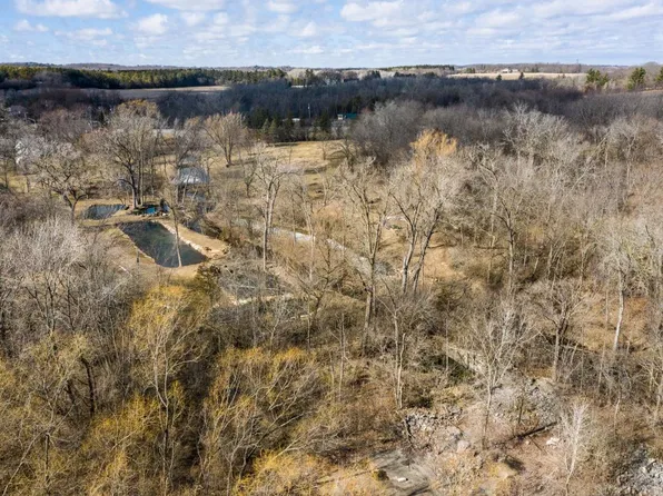 S48W30544 OLD VILLAGE ROAD, Waukesha, WI 53189