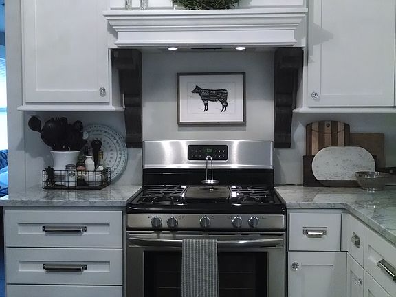 3rd image of 113 E Linden Ave