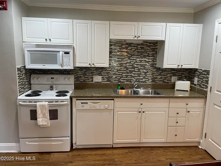 520 Little River Farm Blvd #C100 — Photo 3