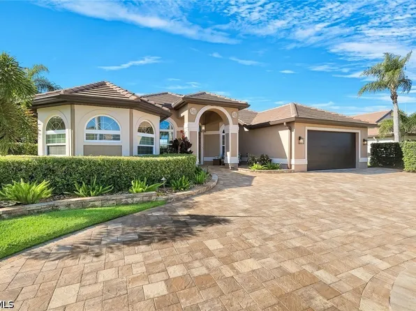 2022 El Dorado Pkwy W, Cape Coral, FL 33914