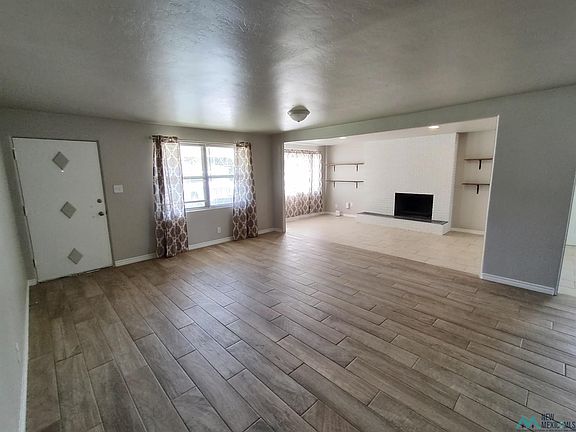 4th image of 1304 N Country Club Cir