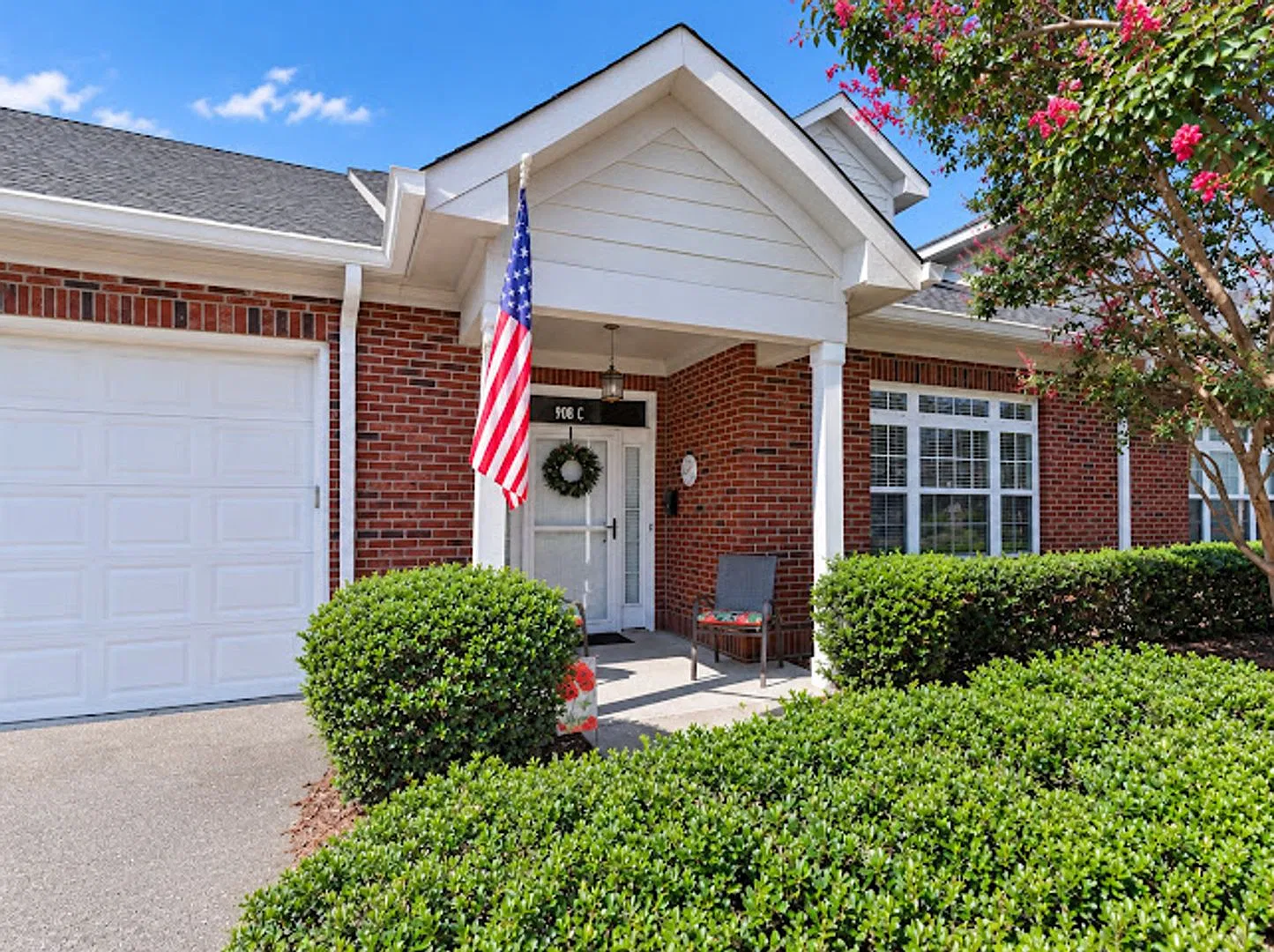 First Month Free: The Oaks On Davie Townhome, 908 C — Photo 1