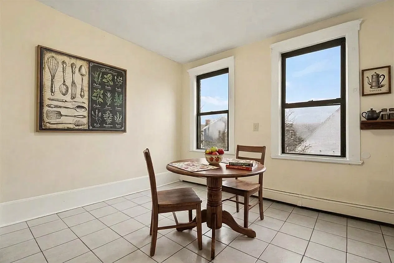 2 bed, 900 sqft, $2,350 — Photo 3