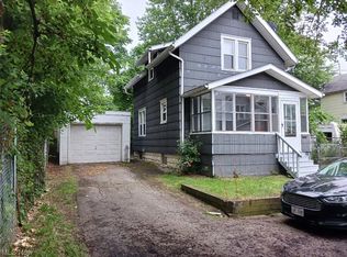 1008 Elwell Ct, Akron, OH 44306