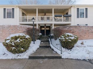 25 Berkshire Ct APT 3A, Akron, OH 44313