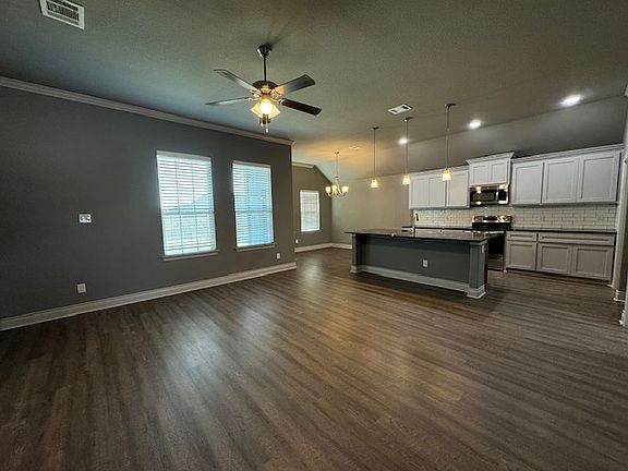 2nd image of 117 Lampassas Dr