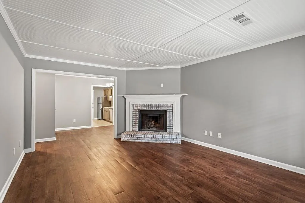 2 bed, 2.0 bath, 1088 sqft, $1,800 — Photo 3