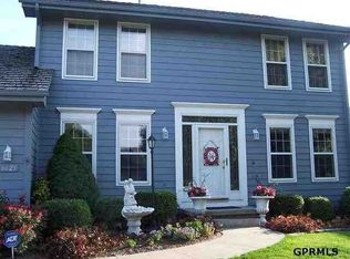 16625 Holmes St, Omaha, NE 68135