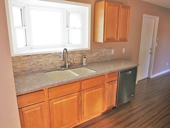4th image of 4700 Zinfandel Ave