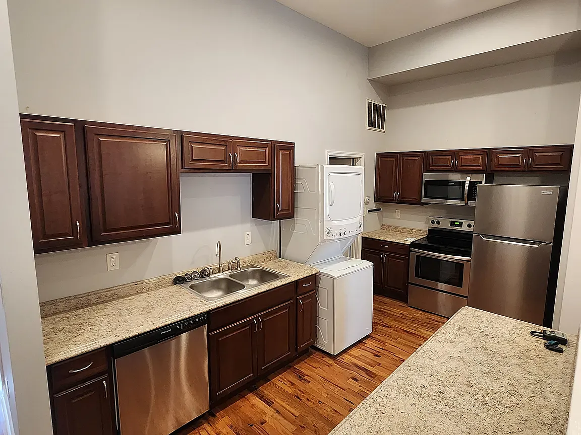 1 bed, 1000 sqft, $1,250 — Photo 1