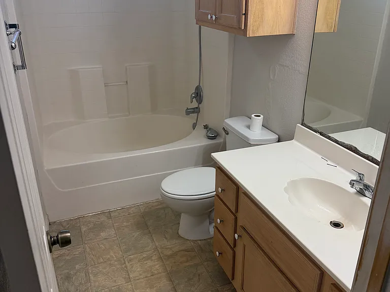 378 S Memorial St #402 — Photo 7