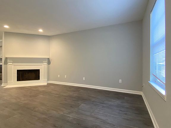 3rd image of 2827 Dayton Blvd APT 4