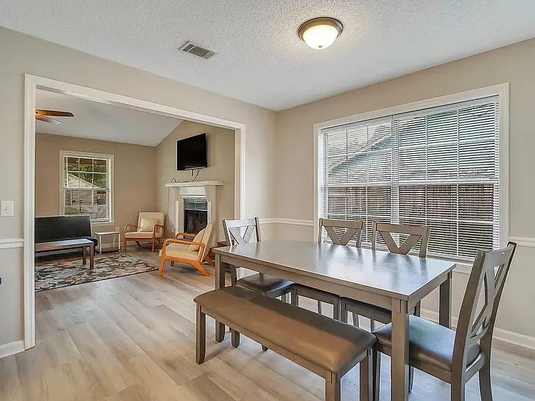 1308 Tower Dr — Photo 4