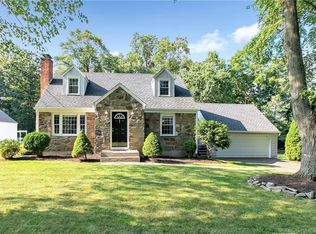 50 Beardsley Pkwy, Trumbull, CT 06611