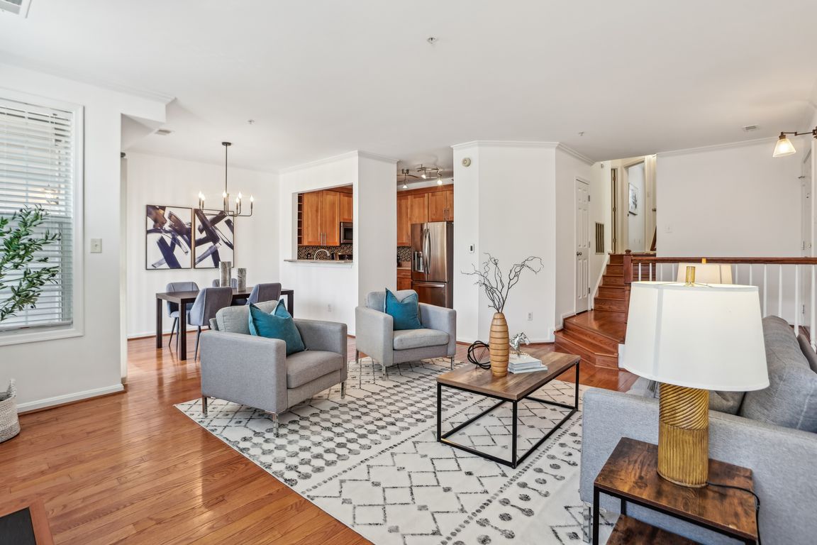 Longstreet Ln 202-007.jpg