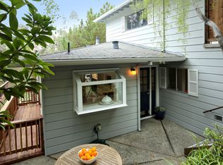 6276 Aspinwall Rd, Oakland, CA 94611