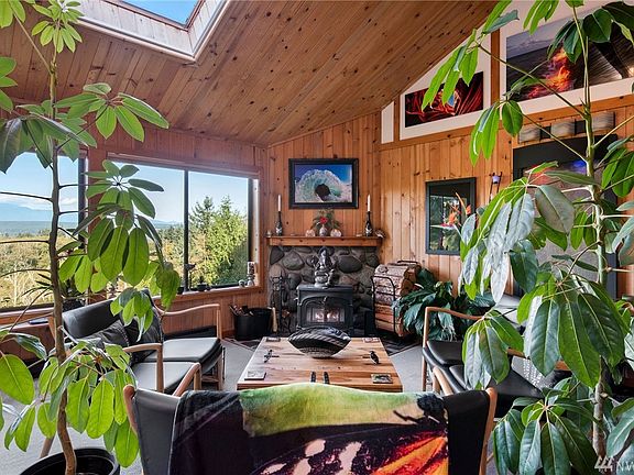 5th image of 691 NE Owl Hill Way