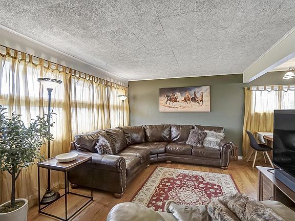 5th image of 4052 E Virginia Cres