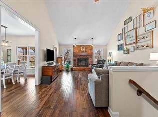 348 SE Brownfield Dr, Lees Summit, MO 64063