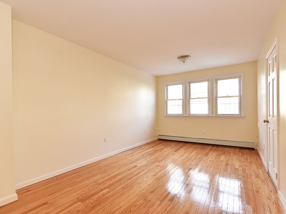 1st image of 4905 Oconnell Ct #1F