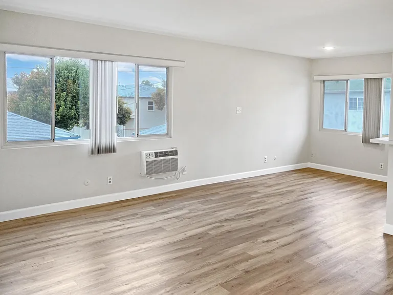 432 North Monterey Street — Photo 6