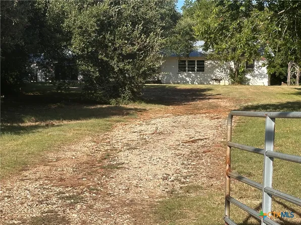 460 Lcr 439, Mexia, TX 76667