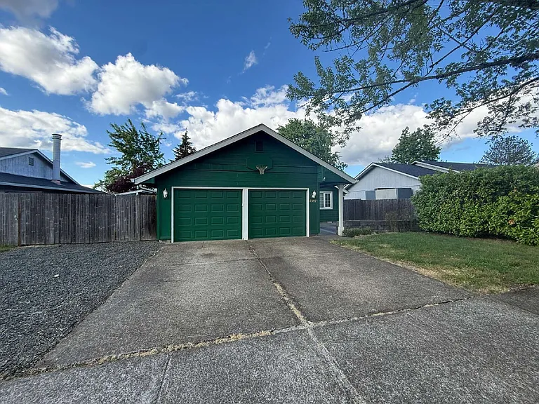 3959 Pam St — Photo 2