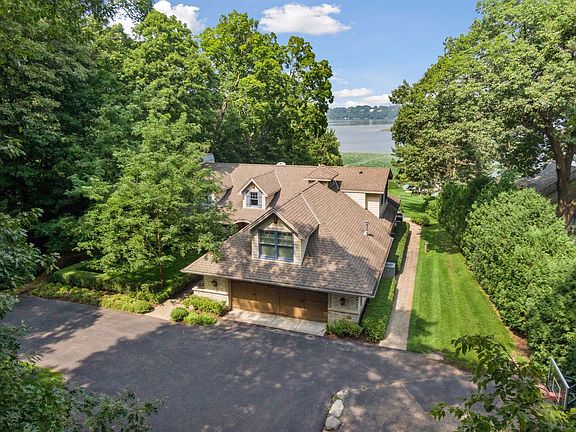 2nd image of 4115 Lotus Dr