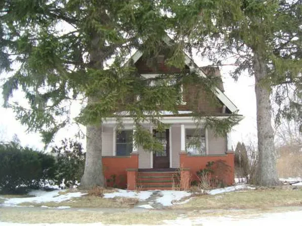 206 Lincoln Ave, Swanton, OH 43558