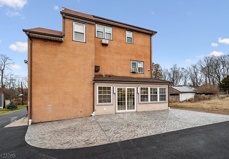 480 Parkway Dr #1 — Photo 23