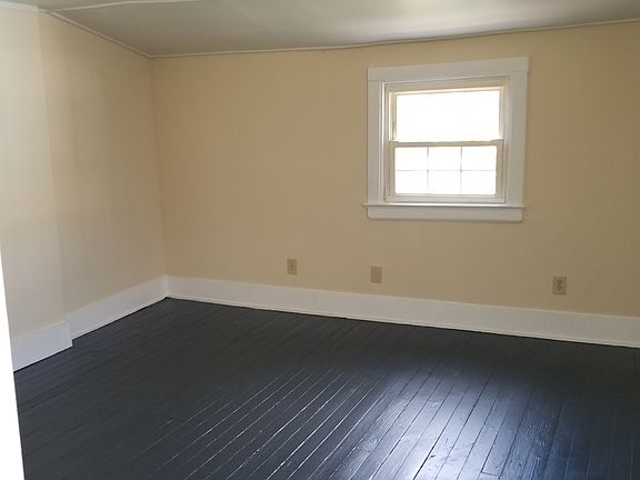 4th image of 400 Oak Ave APT 3