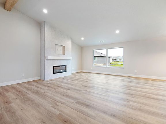 5th image of 10506 Kokanee Dr