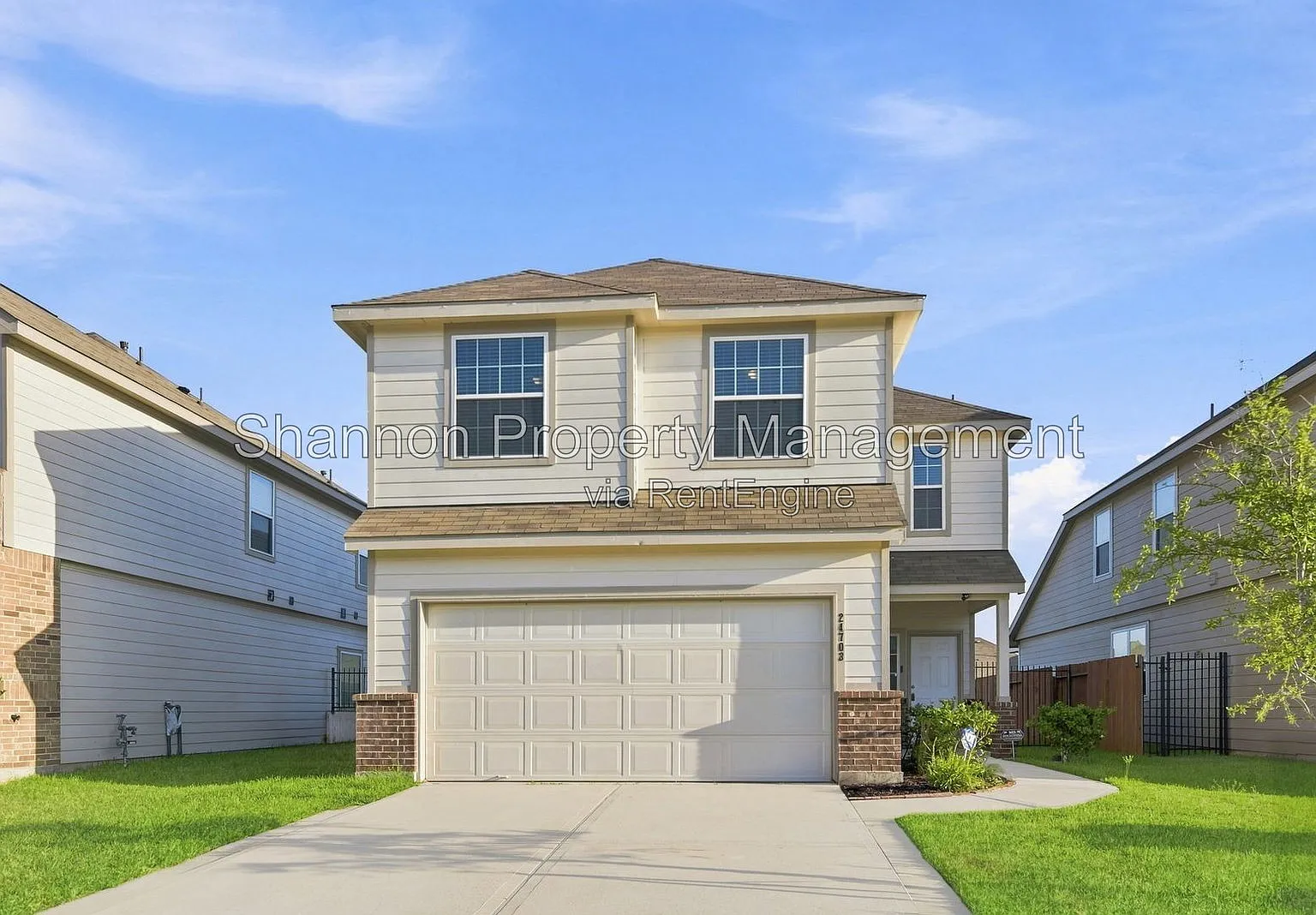 4 bed, 2.5 bath, 1984 sqft, $2,300 — Photo 1
