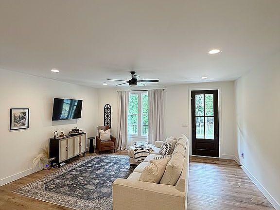 2nd image of 415 McCoys Creek Cir