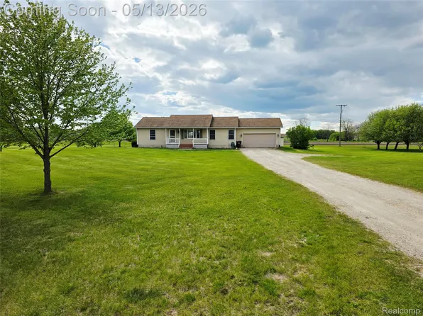 10423 Fowlerville Rd, Fowlerville, MI 48836