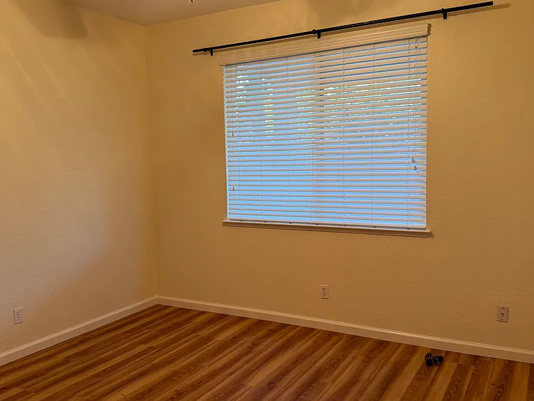 1909 Sagebrush Way — Photo 1